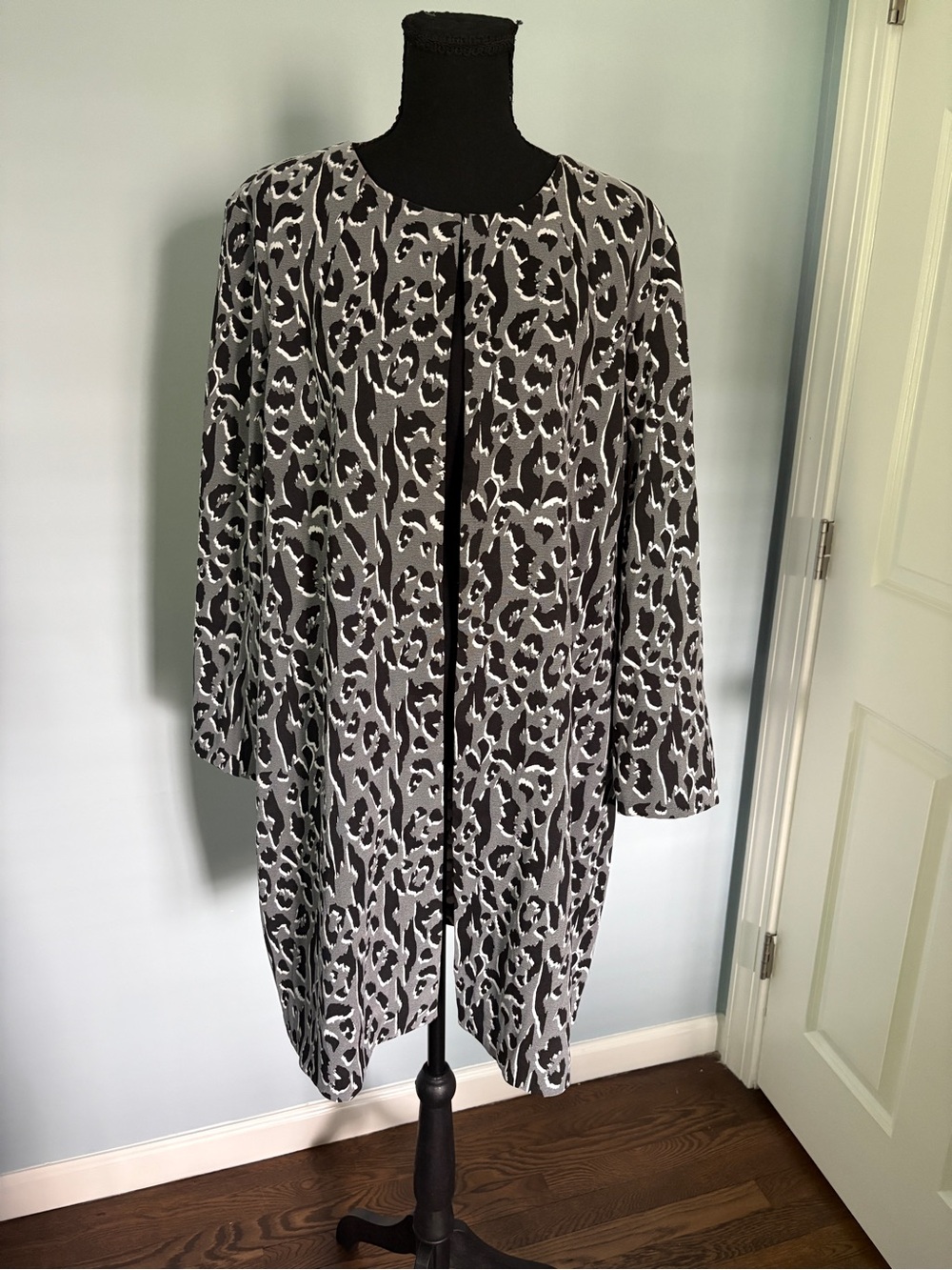 Alfani Black, Gray and White Abstract Leopard Open Front Duster